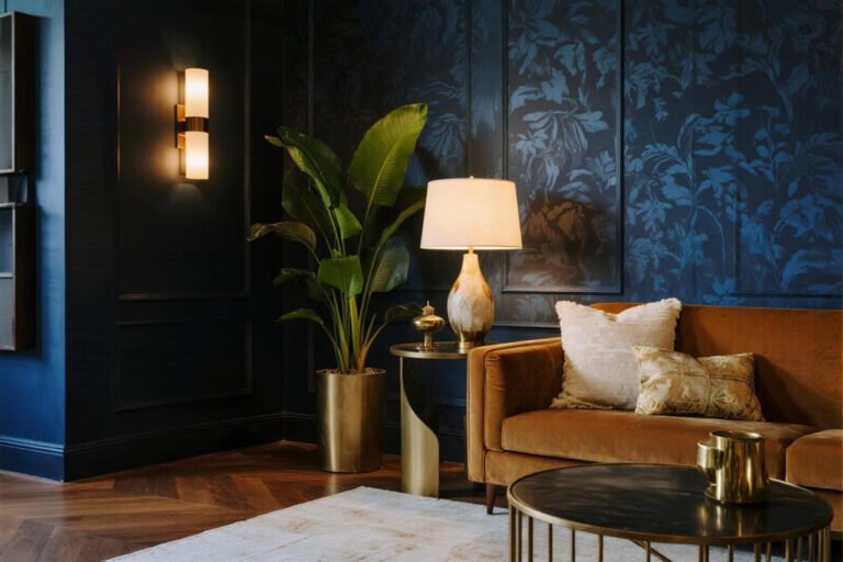 Dark & Moody Wallpaper: How to Use Deep Hues to Create a Cozy Space